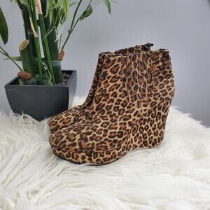 BCBGeneration Leopard Print Pull On Ankle Wedge Booties Size 11B